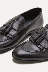 LAURA_BLACK_3_OPTION